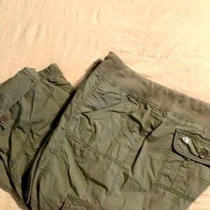 Women’s Calvin Klein green capris sz XXL